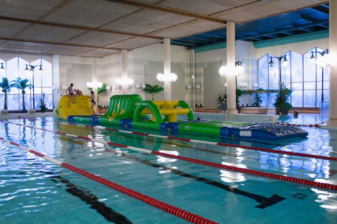Imagen de la piscina del Hotel Sport and Spa Vesileppis. Foto 16