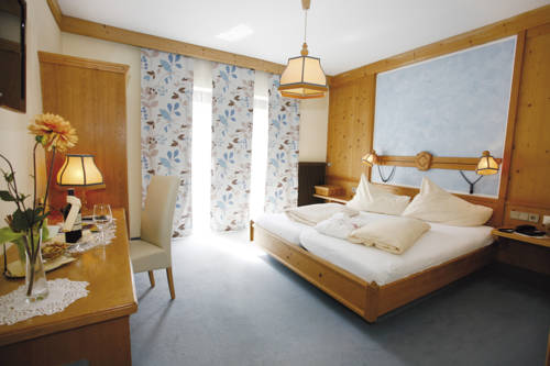 Imagen de la habitación del Hotel Sportalm. Foto 13