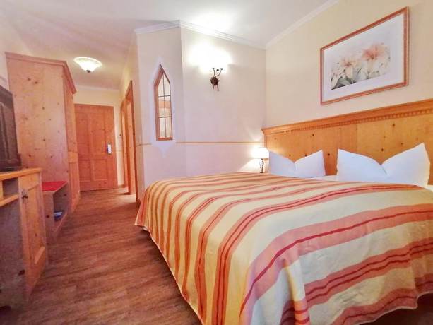 Imagen de la habitación del Hotel Sportalm. Foto 15