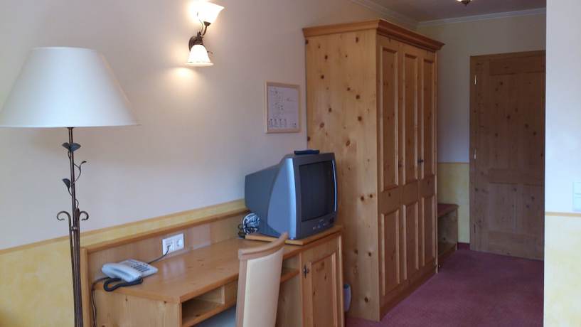 Imagen de la habitación del Hotel Sportalm. Foto 17