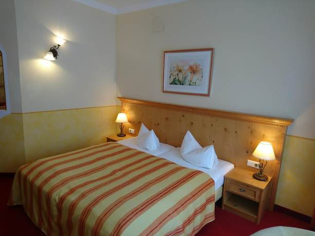 Imagen de la habitación del Hotel Sportalm. Foto 18