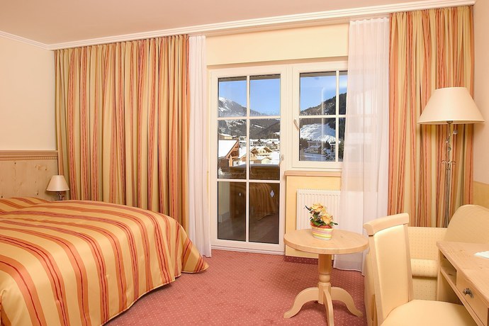 Imagen de la habitación del Hotel Sportalm. Foto 19