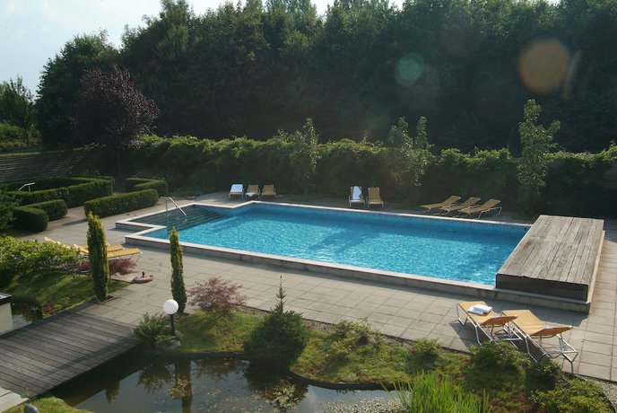 Imagen de la piscina del Hotel Sporthotel Bruurs. Foto 16