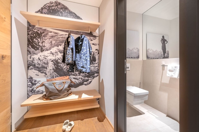 Imagen de la habitación del Hotel Sporthotel Chalets. Foto 9