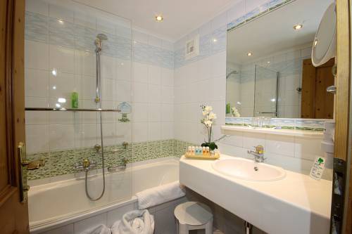 Imagen de la habitación del Hotel Sporthotel Cinderella. Foto 13