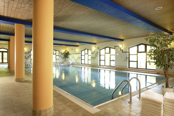 Imagen de la piscina del Hotel Sporthotel Fontana. Foto 16