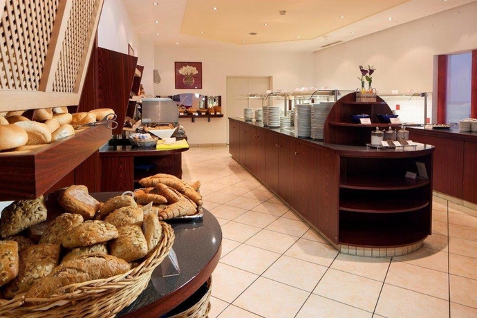 Imagen del bar/restaurante del Hotel Sporthotel Fontana. Foto 5