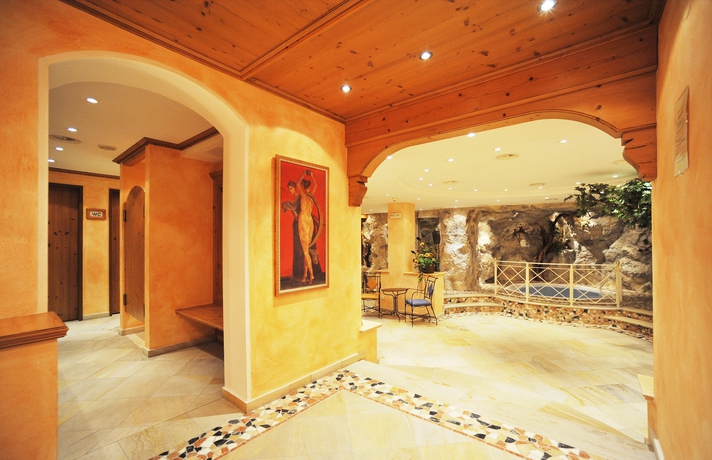 Imagen de la piscina del Hotel Sporthotel Kirchler. Foto 13