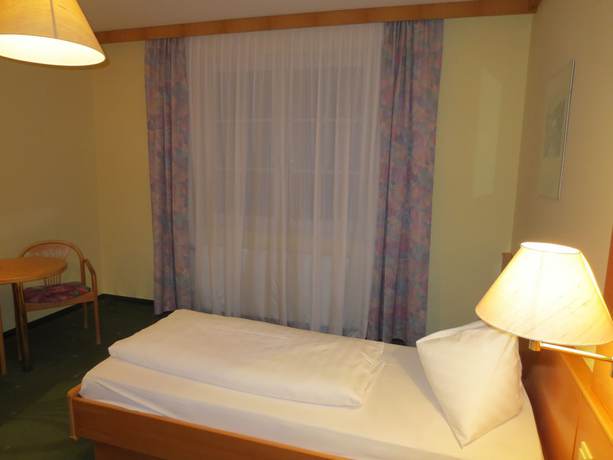 Imagen de la habitación del Hotel Sporthotel Kurz. Foto 2