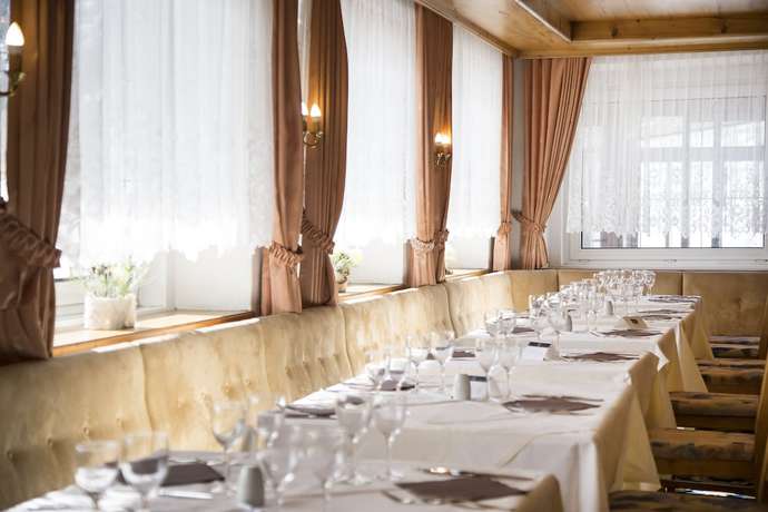 Imagen del bar/restaurante del Hotel Sporthotel Kurzras. Foto 4