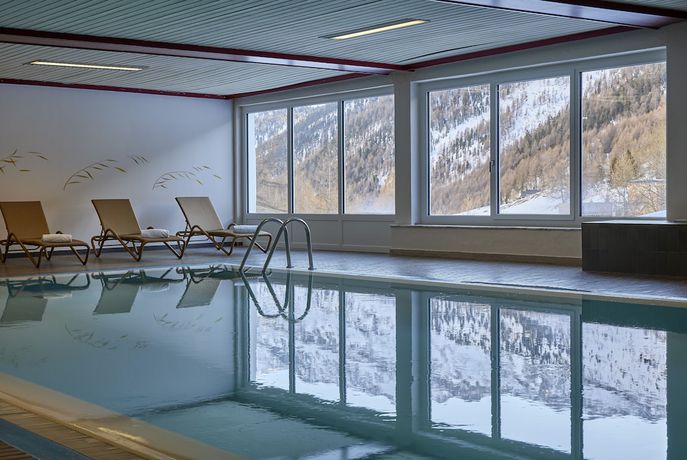 Imagen de la piscina del Hotel Sporthotel Kurzras. Foto 18