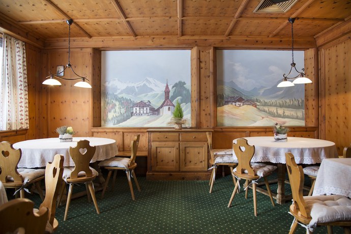 Imagen del bar/restaurante del Hotel Sporthotel Kurzras. Foto 7