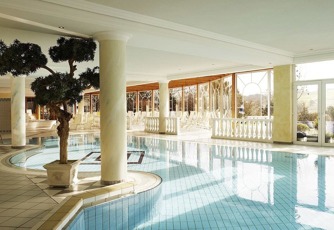 Imagen de la piscina del Hotel Sporthotel Leweck. Foto 19