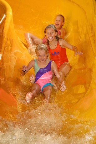 Imagen de la piscina del Hotel Sporthotel Neuruppin - Apartmenthaus mit Ferienwohnungen. Foto 18