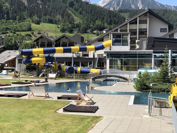 Imagen de la piscina del Hotel Sporthotel Royer. Foto 14