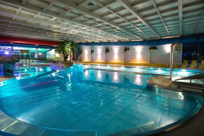 Imagen de la piscina del Hotel Sporthotel Royer. Foto 15