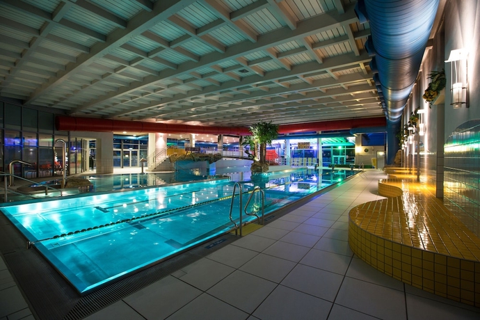 Imagen de la piscina del Hotel Sporthotel Royer. Foto 16
