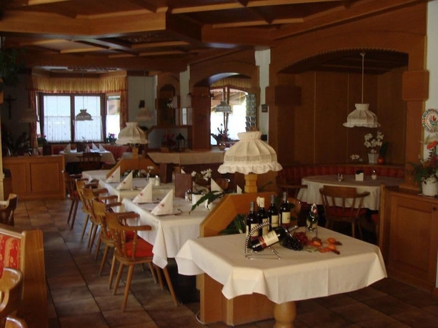 Imagen del bar/restaurante del Hotel Sporthotel Schieferle. Foto 2