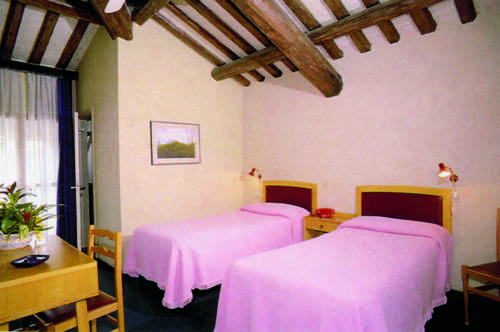 Imagen de la habitación del Hotel Sporting Center. Foto 1