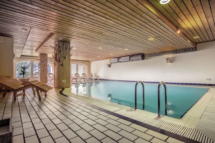 Imagen de la piscina del Hotel Sporting Clubresidence. Foto 15