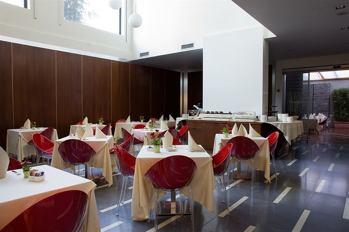 Imagen del bar/restaurante del Hotel Sporting Cologno. Foto 5