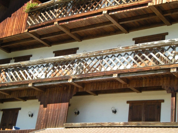 Imagen de los exteriores del Hotel Sporting, Mareson - Pecol. Foto 6