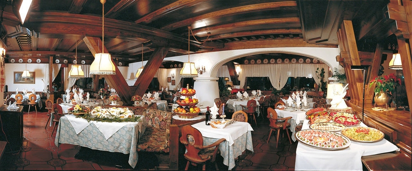 Imagen del bar/restaurante del Hotel Sporting, Mareson - Pecol. Foto 5