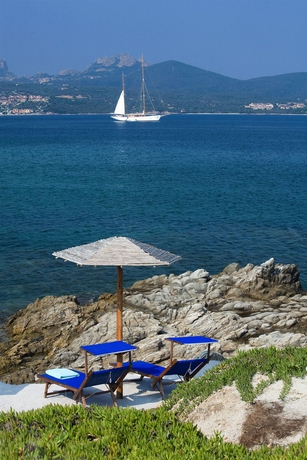 Imagen de los exteriores del Hotel Sporting, Porto Rotondo. Foto 5