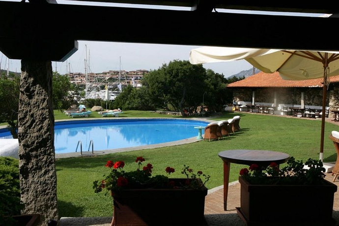 Imagen de la piscina del Hotel Sporting, Porto Rotondo. Foto 9