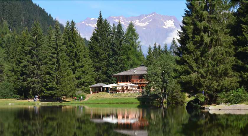 Imagen de los exteriores del Hotel Sporting Ravelli. Foto 9