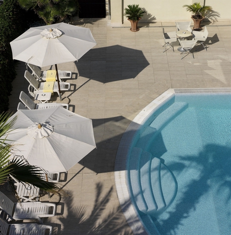 Imagen de la piscina del Hotel Sporting, Rimini. Foto 15