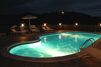 Imagen de los interiores del Hotel Sporting, Salsomaggiore Terme. Foto 11