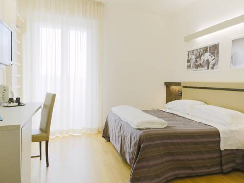 Imagen de la habitación del Hotel Sporting, San Benedetto del Tronto. Foto 9