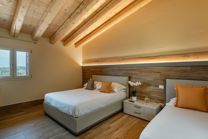 Imagen de la habitación del Hotel Sporting San Felice. Foto 7