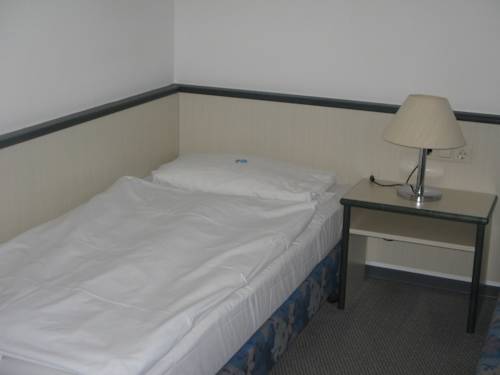 Imagen de la habitación del Hotel Sportpark Isernhagen. Foto 3