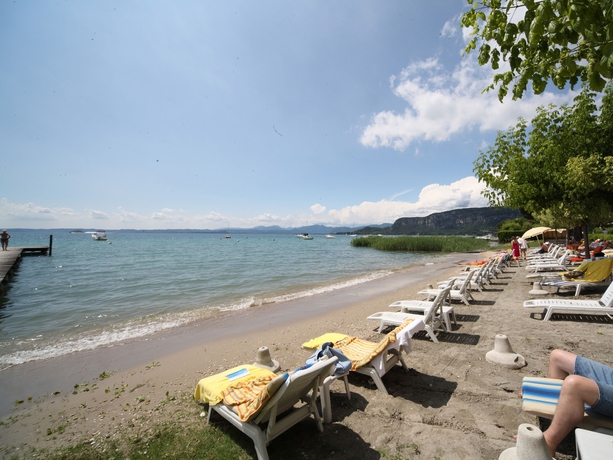 Imagen de los exteriores del Hotel Sportsman. Foto 13