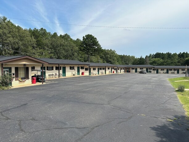 Imagen general del Hotel Sportsman\'s Lodge. Foto 1