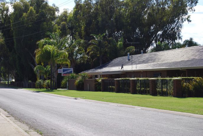 Imagen de los interiores del Hotel Sportsmans Motor Inn, Barooga. Foto 20