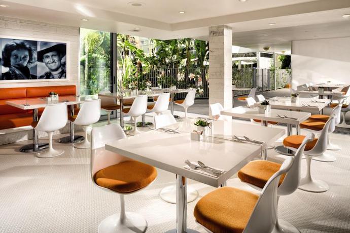 Imagen del bar/restaurante del Hotel Sportsmen's Lodge. Foto 5