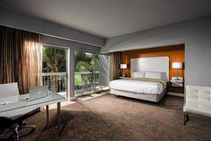 Imagen de la habitación del Hotel Sportsmen's Lodge. Foto 8