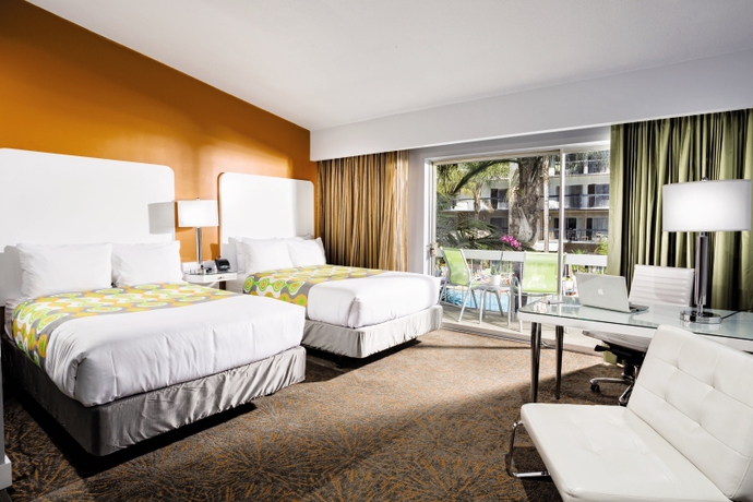 Imagen de la habitación del Hotel Sportsmen's Lodge. Foto 9