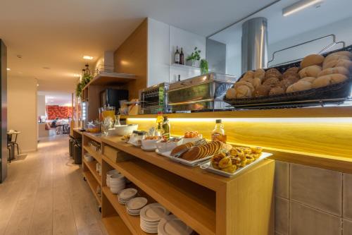 Imagen del bar/restaurante del Hotel Spot Family Suites. Foto 3