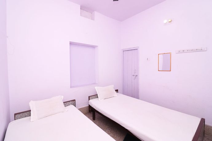 Imagen de la habitación del Hotel Spot On 44992 Swapnapuri. Foto 2