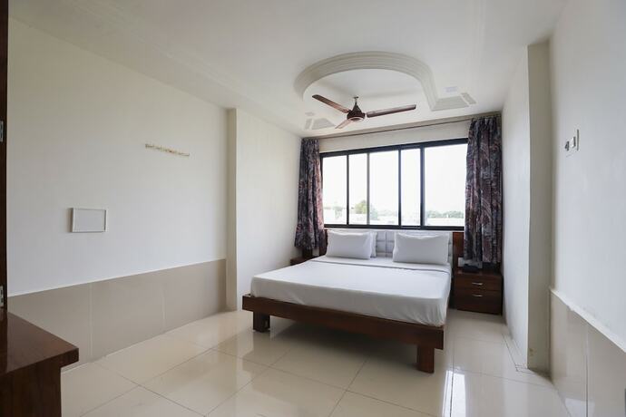 Imagen de la habitación del Hotel Spot On 61734 Janki. Foto 8