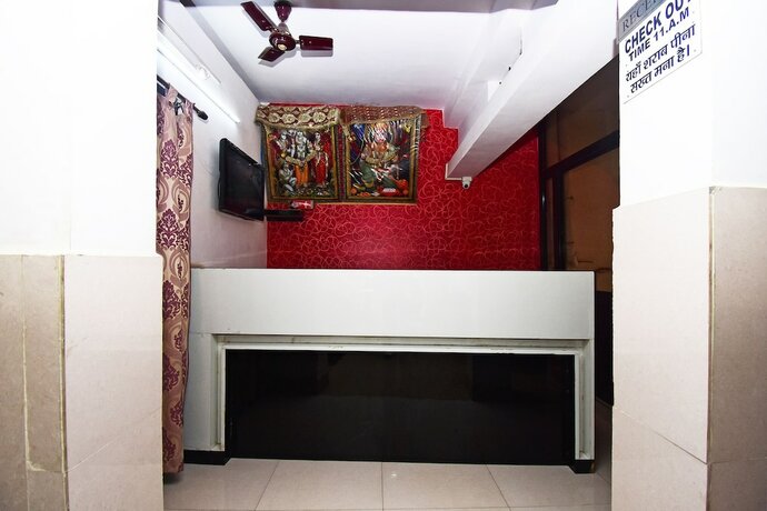 Imagen de los interiores del Hotel Spot On 61734 Janki. Foto 36