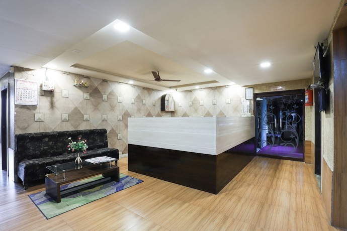 Imagen de los interiores del Hotel Spot On 61734 Janki. Foto 38