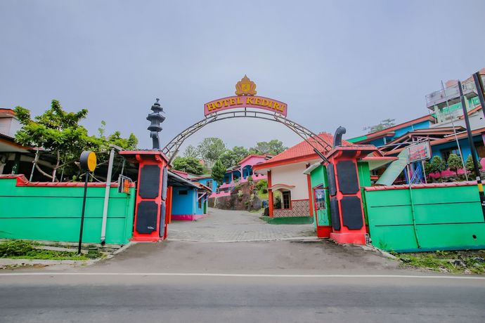 Imagen general del Hotel Spot On 90100 Kediri Bandungan. Foto 2