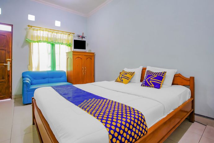 Imagen de la habitación del Hotel Spot On 90100 Kediri Bandungan. Foto 15