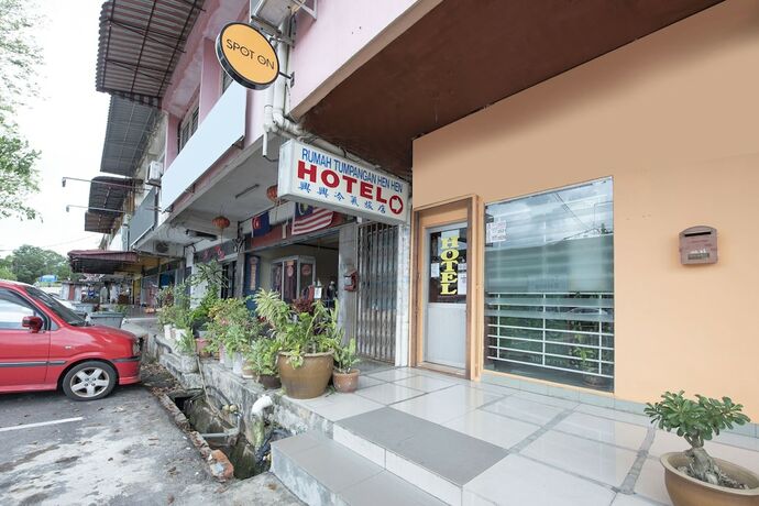 Imagen general del Hotel Spot On 90305 Hen Hen. Foto 12