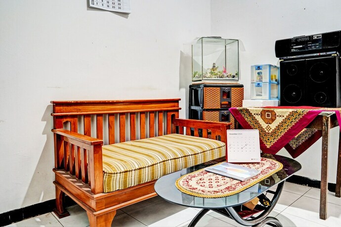 Imagen de los interiores del Hotel Spot On 93475 Garuda Homestay Syariah. Foto 28